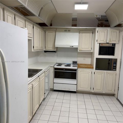 1880 S Ocean Dr TS706, Hallandale Beach, FL 33009