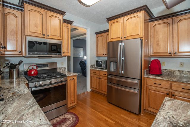 13408 Forest Springs Dr, Louisville, KY 40245