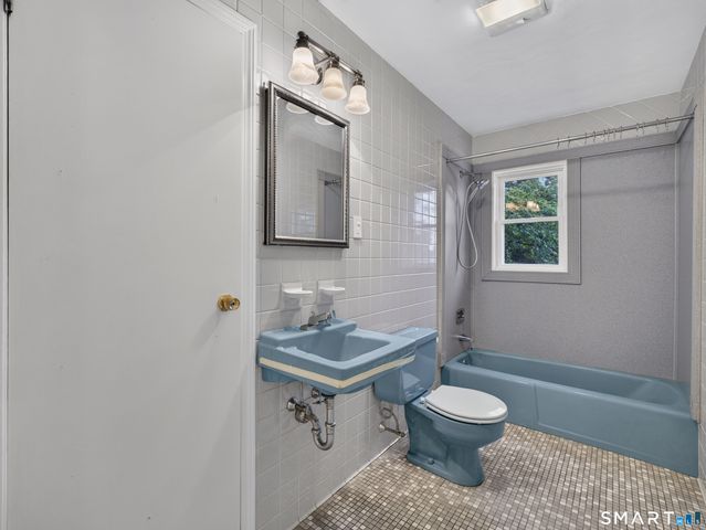 71 Knollwood Drive, Old Saybrook, CT 06475