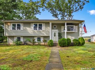 71 Knollwood Drive, Old Saybrook, CT 06475