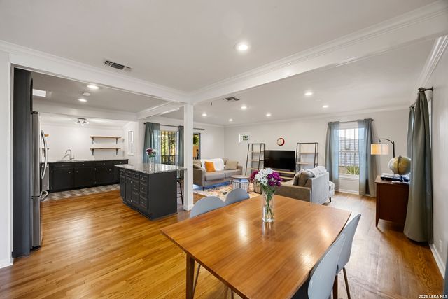 902 Alexander Hamilton Dr, San Antonio, TX 78228