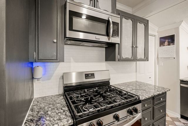 902 Alexander Hamilton Dr, San Antonio, TX 78228