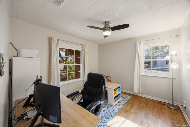 902 Alexander Hamilton Dr, San Antonio, TX 78228