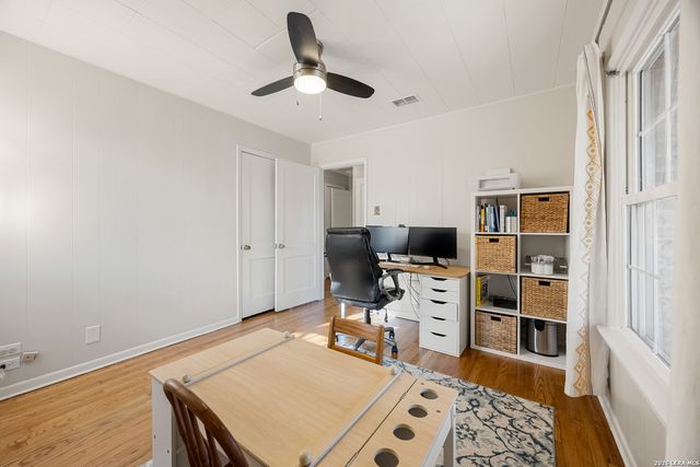 902 Alexander Hamilton Dr, San Antonio, TX 78228