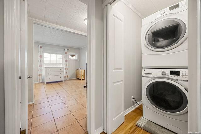 902 Alexander Hamilton Dr, San Antonio, TX 78228