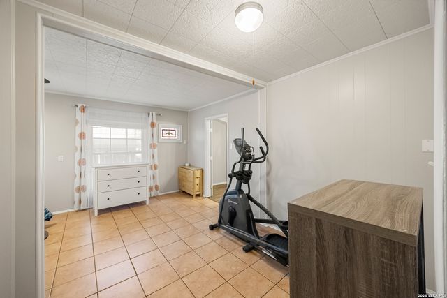 902 Alexander Hamilton Dr, San Antonio, TX 78228