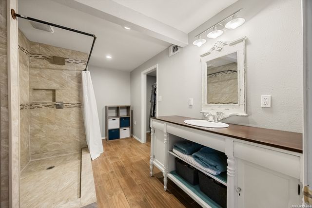 902 Alexander Hamilton Dr, San Antonio, TX 78228