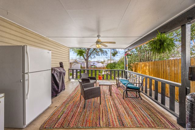 902 Alexander Hamilton Dr, San Antonio, TX 78228