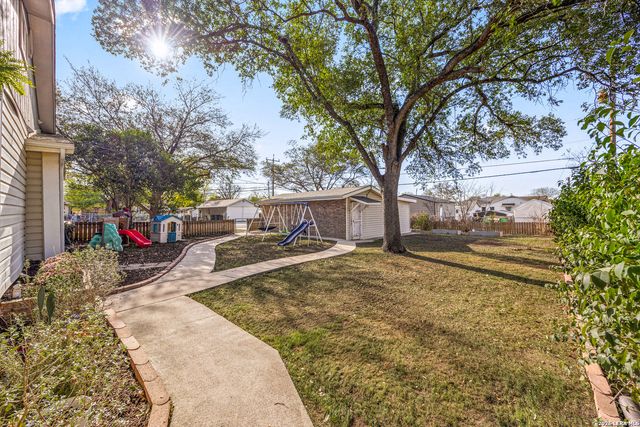 902 Alexander Hamilton Dr, San Antonio, TX 78228