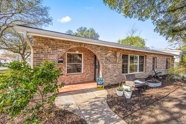 902 Alexander Hamilton Dr, San Antonio, TX 78228