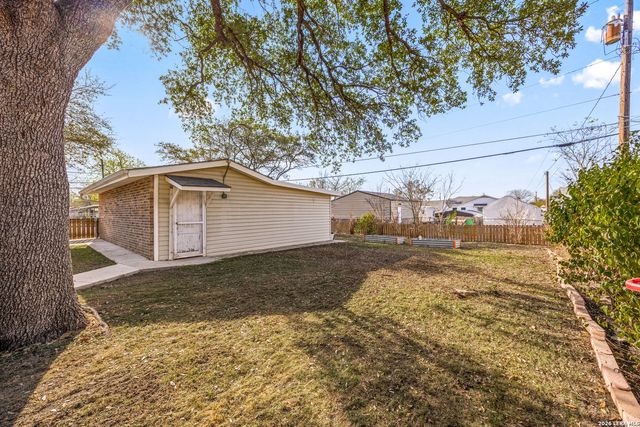 902 Alexander Hamilton Dr, San Antonio, TX 78228