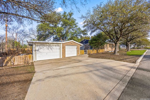 902 Alexander Hamilton Dr, San Antonio, TX 78228
