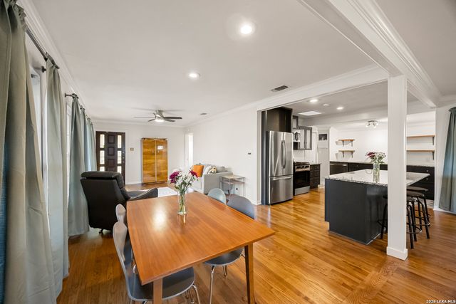 902 Alexander Hamilton Dr, San Antonio, TX 78228