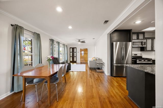 902 Alexander Hamilton Dr, San Antonio, TX 78228