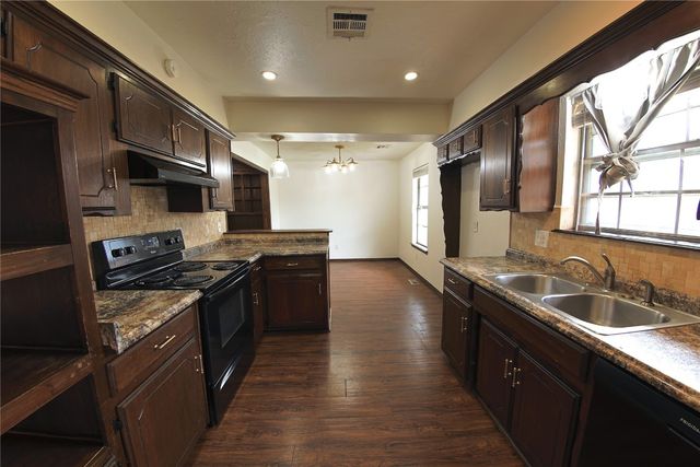 3700 Meadow Lane, Edmond, OK 73013