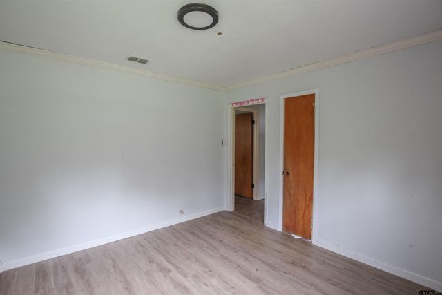 100 Mills St, Arp, TX 75750