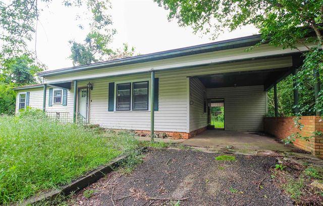 100 Mills St, Arp, TX 75750
