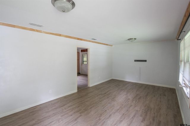 100 Mills St, Arp, TX 75750