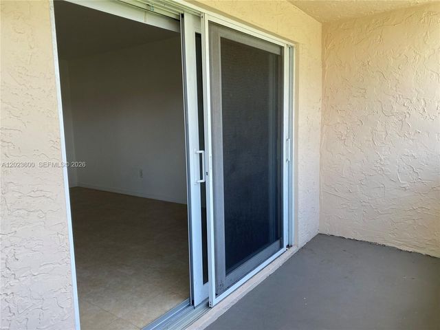 14500 SW 88th Ave 224, Palmetto Bay, FL 33176