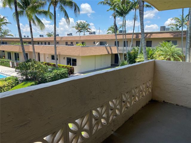 14500 SW 88th Ave 224, Palmetto Bay, FL 33176
