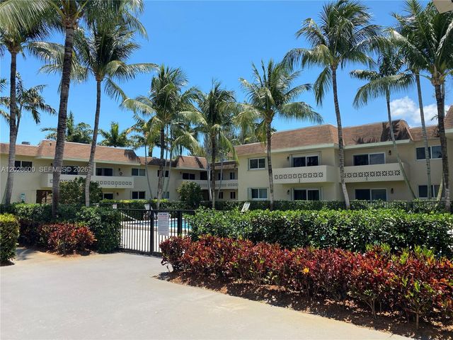 14500 SW 88th Ave 224, Palmetto Bay, FL 33176