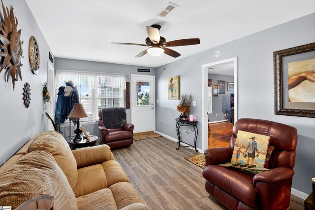 137 S Manley Drive, Taylors, SC 29687
