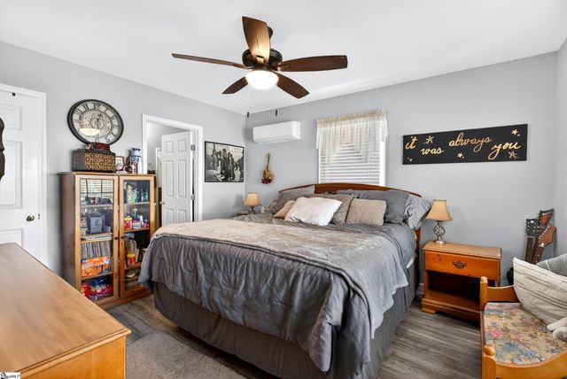 137 S Manley Drive, Taylors, SC 29687