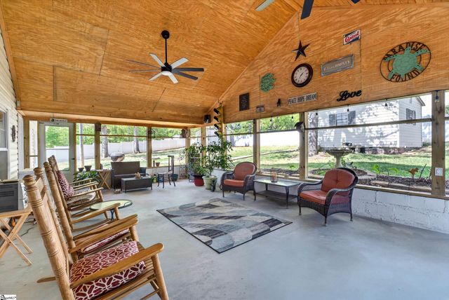 137 S Manley Drive, Taylors, SC 29687