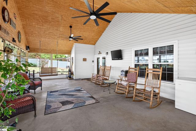 137 S Manley Drive, Taylors, SC 29687