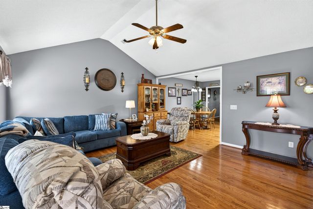137 S Manley Drive, Taylors, SC 29687