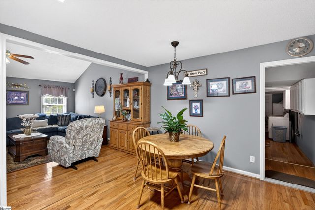 137 S Manley Drive, Taylors, SC 29687