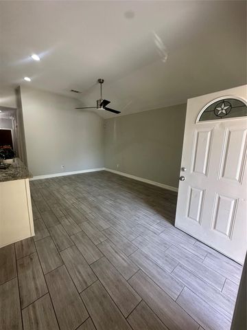 5121 Doolittle Boulevard Boulevard B, Houston, TX 77033