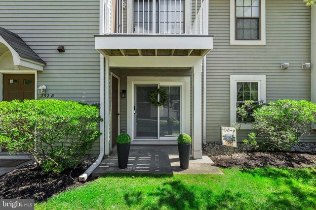 251-A EVERLY CT, Mount Laurel, NJ 08054