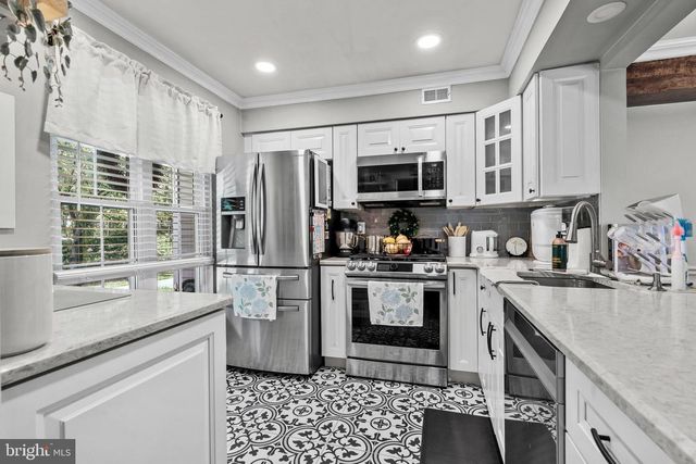 251-A EVERLY CT, Mount Laurel, NJ 08054