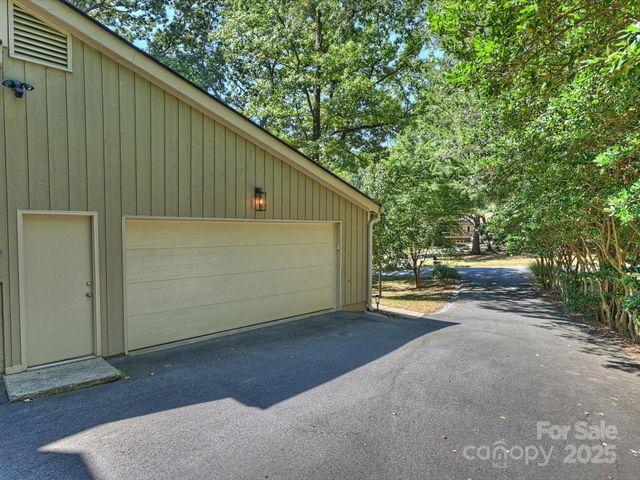 3023 Shallowood Lane, Charlotte, NC 28277