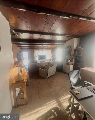 110 CHESTNUT ST, Slatington, PA 18080