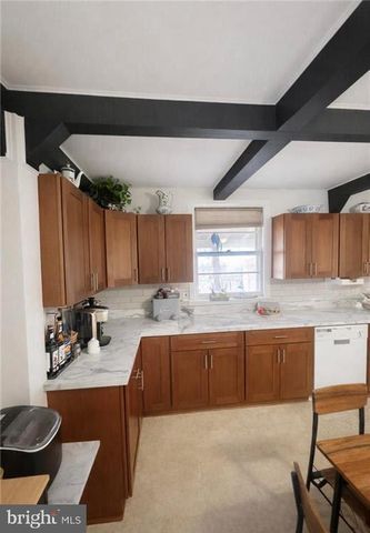 110 CHESTNUT ST, Slatington, PA 18080