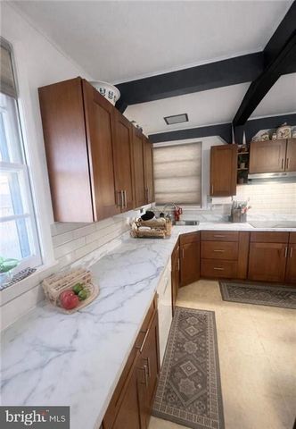 110 CHESTNUT ST, Slatington, PA 18080