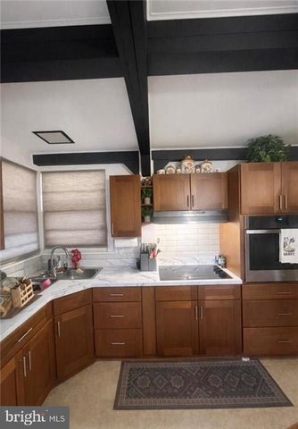 110 CHESTNUT ST, Slatington, PA 18080