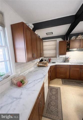 110 CHESTNUT ST, Slatington, PA 18080