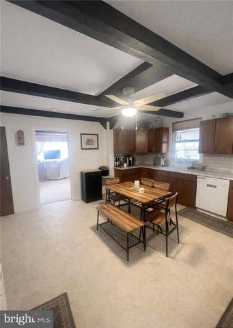 110 CHESTNUT ST, Slatington, PA 18080