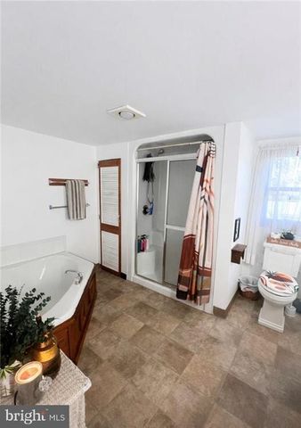 110 CHESTNUT ST, Slatington, PA 18080