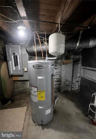 110 CHESTNUT ST, Slatington, PA 18080