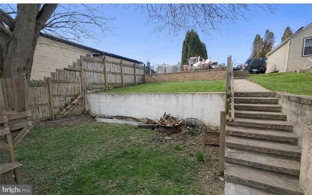 110 CHESTNUT ST, Slatington, PA 18080