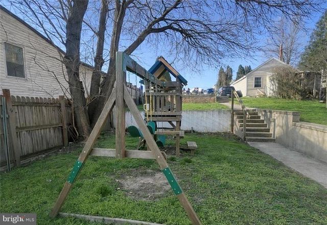 110 CHESTNUT ST, Slatington, PA 18080