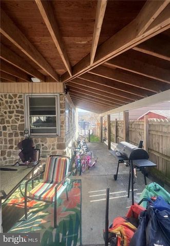 110 CHESTNUT ST, Slatington, PA 18080