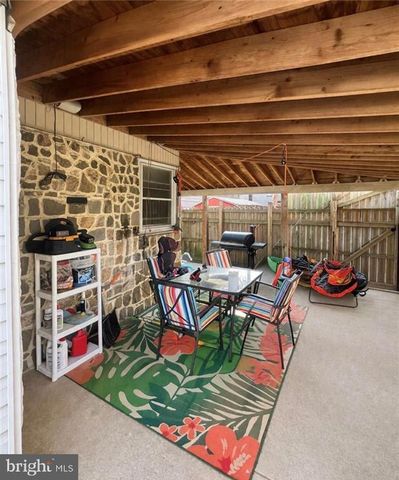 110 CHESTNUT ST, Slatington, PA 18080