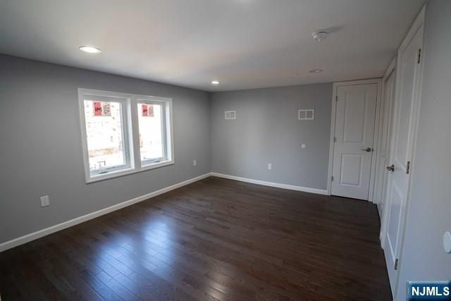 313 Livingston Avenue, Lyndhurst, NJ 07071