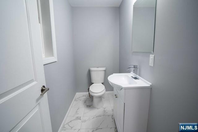 313 Livingston Avenue, Lyndhurst, NJ 07071
