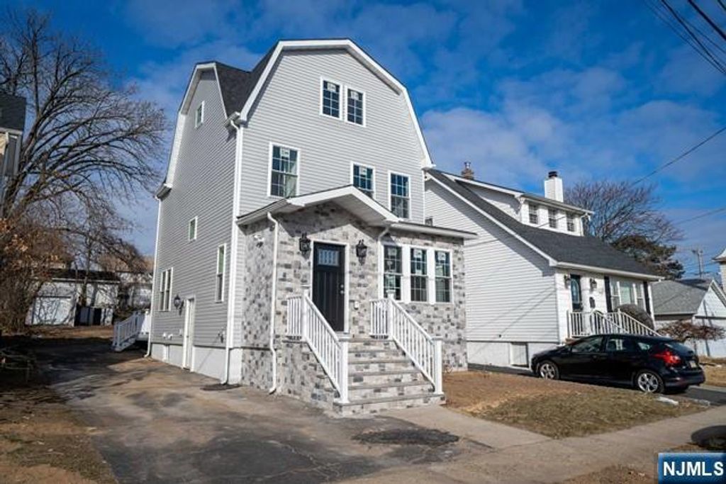 313 Livingston Avenue, Lyndhurst, NJ 07071
